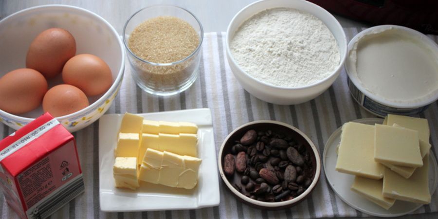 Rețetă prăjitură cu cremă de cafea și frișcă by Lauras Sweets