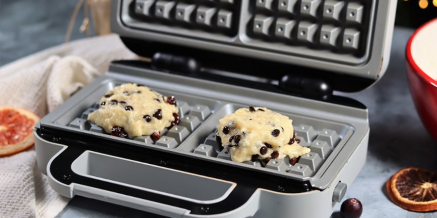 Rețetă waffe cu ciocolată, merișoare și rom la aparatul de gofre DuraCeramic Breville by Teos Kitchen