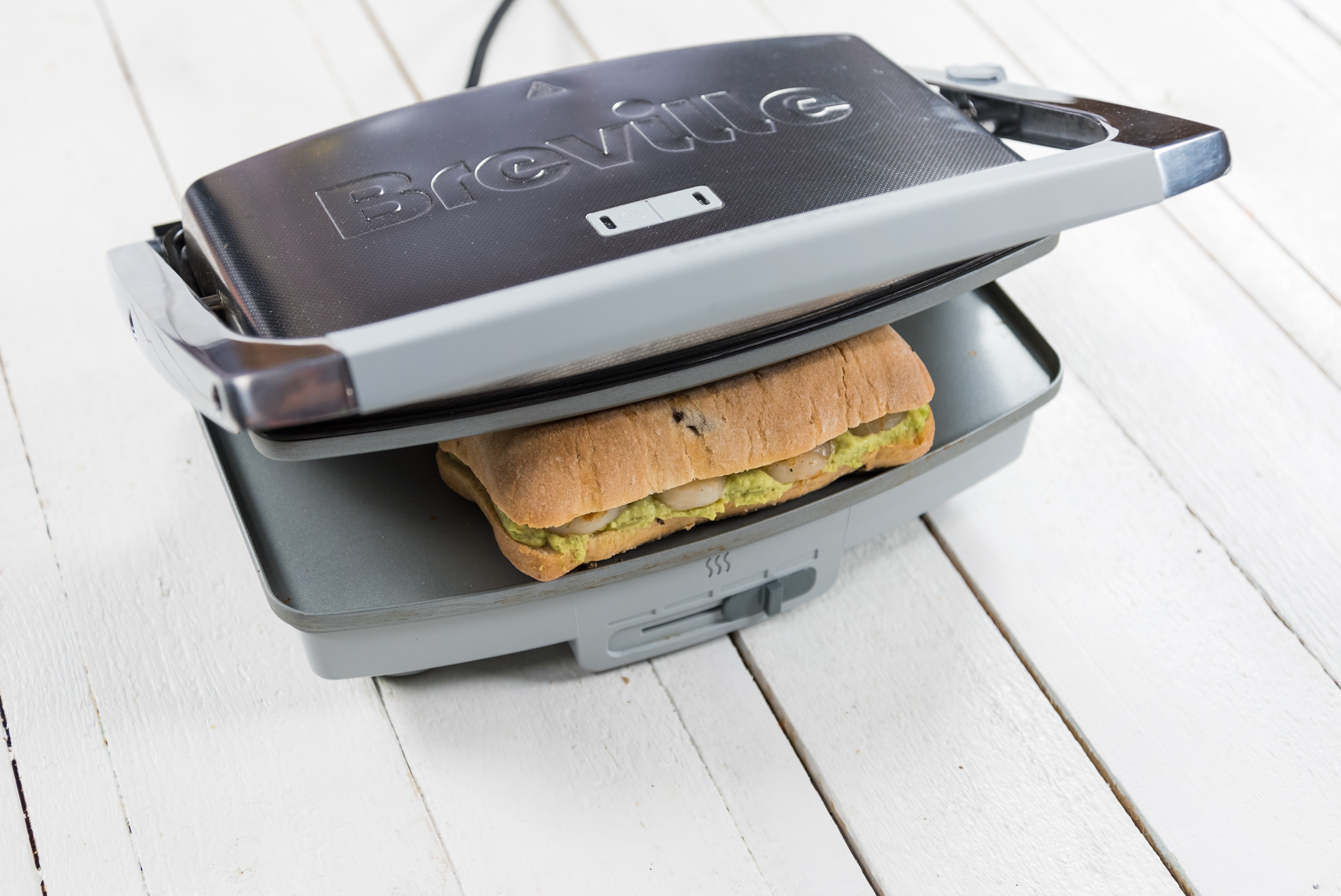 Reteta sandwich picant cu creveti si avocado