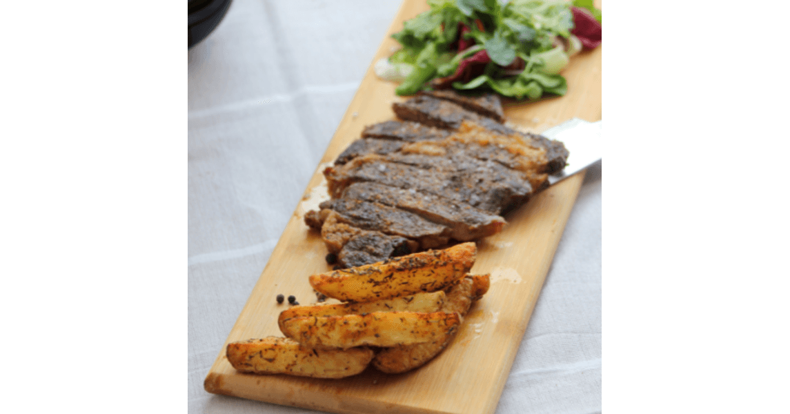 Rețetă rib eye cu cartofi wedges la Breville Air Fryer by Lauras Sweets