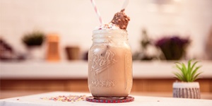 Rețetă Amaretto Iced Latte la espressorul Breville Prima Latte II by Barista Trainer Adrian Cărădeanu