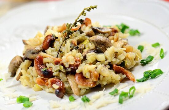 Risotto cu ciuperci, caju și parmezan