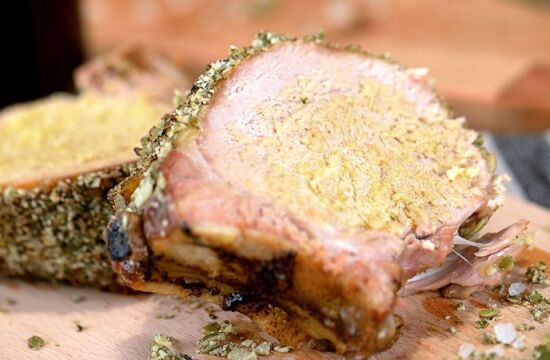 Cotlet de porc în crustă de fistic