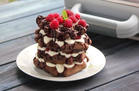 Rețetă Minitort din vafe pufoase cu ciocolată, zmeură și mentă la Waffle Maker DuraCeramic by Laura's Sweets