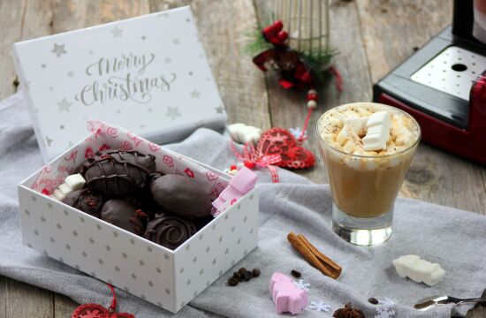 Rețetă turtă dulce cu cafea, glazurată în ciocolată by Laura's Sweets