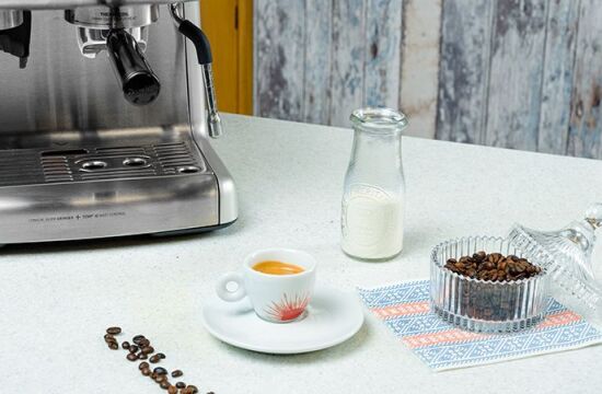 Cum prepari corect espresso cu ajutorul espressorului manual Barista Max de la Breville
