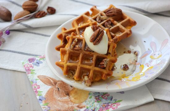 Rețetă vafe cu suc de morcovi și portocale și nuci pecan by Laura's Sweets