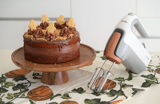 Rețetă de tort turtă dulce preparat cu Mixerul de mână HeatSoft Breville by Teo's Kitchen