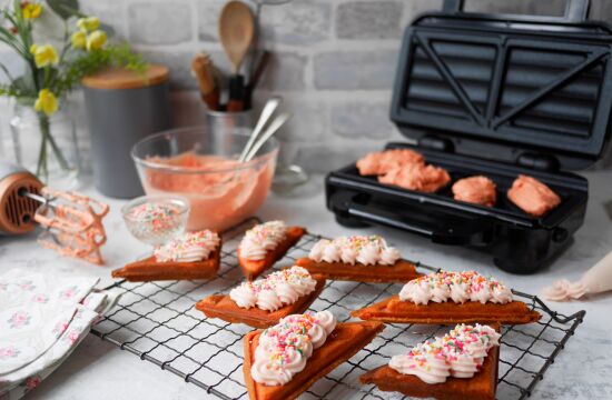 Rețetă mini prăjturi cu glazură Milkshake la Sandwich-Maker Extra Deep Fill Breville
