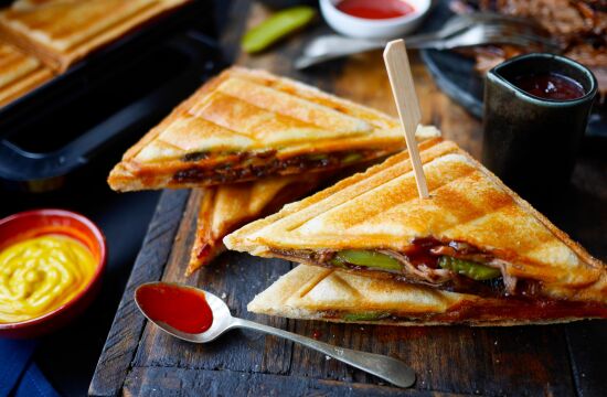 Rețetă sandwichuri cu carne de porc și brânză emmentaler la Sandwich-Maker Extra Deep Fill Breville