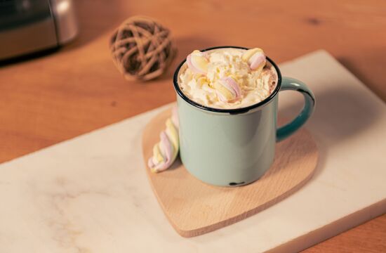 Rețetă de ciocolată caldă pregătită la espressorul Breville Barista Max by Adrian Cărădeanu