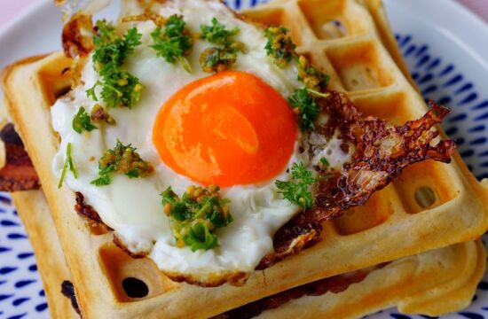 Rețetă waffles neutre (dulci sau sărate) pregătite la Aparatul de Gofre Duraceramic Breville by Mihai Gătește
