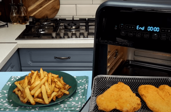 Rețete șnițel de pui cu cartofi prăjiți fără ulei la Breville Air Fryer, friteuza-cuptor cu aer cald by Rețetele Mihaelei