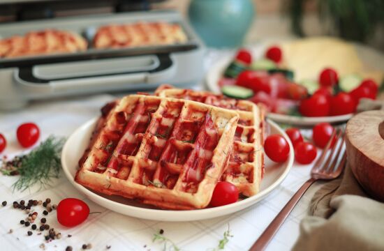 Rețetă vafe sărate cu cartofi, brânză și bacon la Aparatul de Gofre Duraceramic Breville by Bucătar Maniac