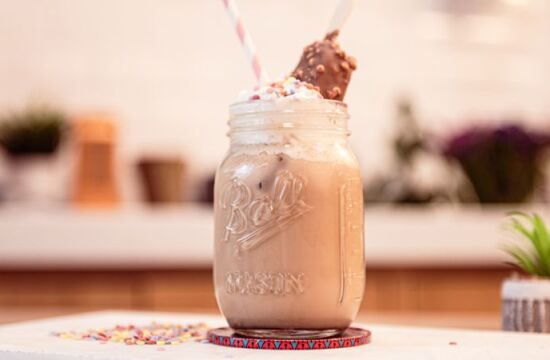 Rețetă Amaretto Iced Latte la espressorul Breville Prima Latte II by Barista Trainer Adrian Cărădeanu