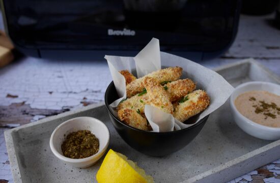 Rețetă cartofi haloumi prăjiți cu aer cald la Breville Air Fryer, friteuza-cuptor cu aer cald