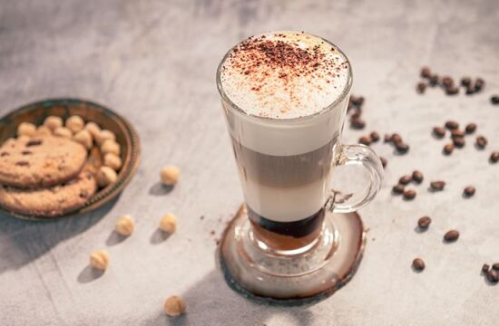 Rețetă Caramel Chocolate Hazelnut Latte Macchiato la espressorul Breville Barista Max by Adrian Cărădeanu