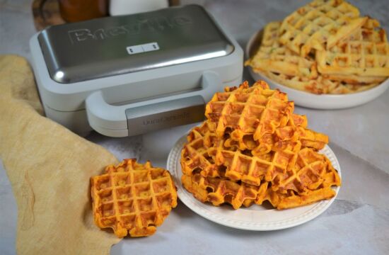 Rețetă waffles cu cartofi dulci la Aparatul de Gofre DuraCeramic Breville by Teo's Kitchen