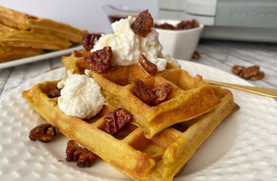 Rețetă gofre cu dovleac și nuci pecan caramelizate la aparatul de gofre DuraCeramic Breville by Flavia Hirișcău