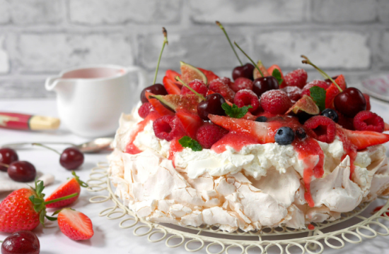 Rețetă Pavlova cu fructe de pădure la AirFryer Breville