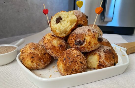 Rețetă biluțe coapte cu brânză de vaci și stafide la airfryer Halo Air, XL, Breville by Flavia Hirișcău
