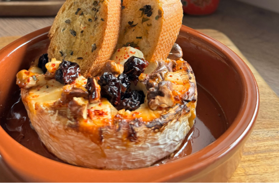 Rețetă bruschete cu brânză Brie, miere, nuci și merișoare la airfryer Breville de 10L by Alexandra Banu