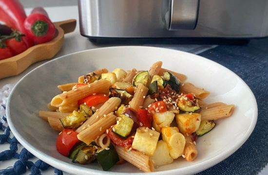 Rețetă paste cu legume coapte și halloumi la airfyer Breville Halo Air XL by Flavia Hirișcău