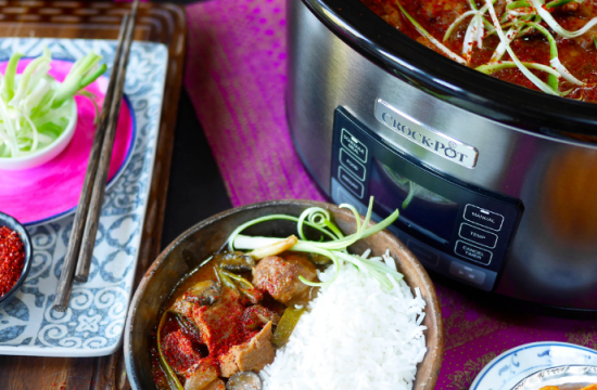 Tocană coreeană cu kimchi și porc (Kimchi Jjigae)
