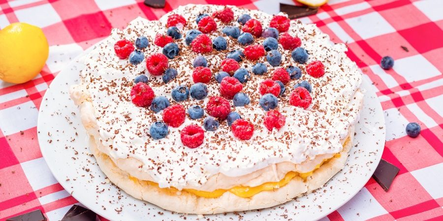 Reteta pavlova cu Baileys si crema de lamaie