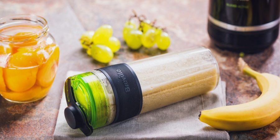 Reteta smoothie TO GO cu banane, struguri si piersici