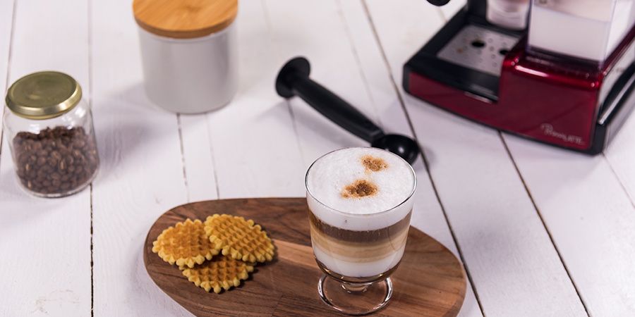 Rețetă caffe latte cu ciocolată și sirop de vanilie