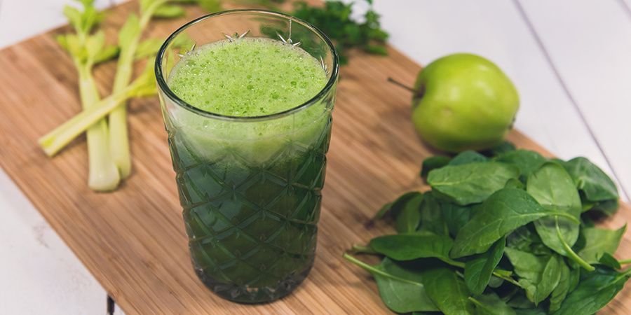 Reteta 3 sucuri cu spanac - pentru ten si par, detoxifiant de primavara si tonifiant