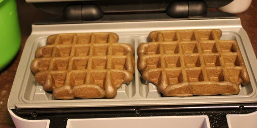 Reteta Minitort din vafe pufoase cu ciocolata, zmeura si menta la Waffle Maker DuraCeramic by Lauras Sweets