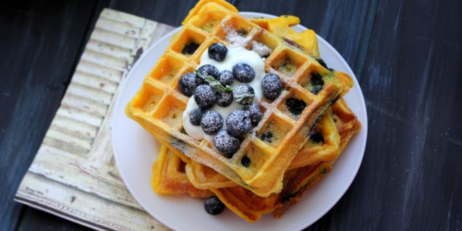 Rețetă Vafe cu iaurt, afine și lămâie verde la Waffle Maker DuraCeramic Breville by Lauras Sweets