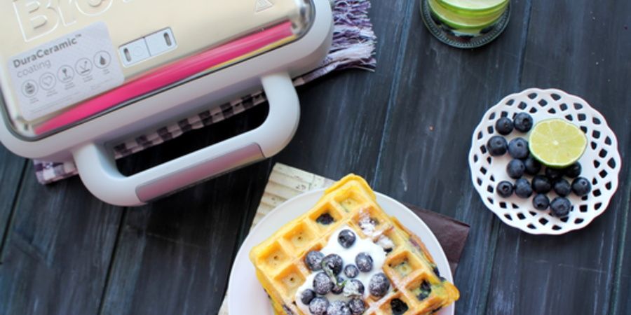 Rețetă Vafe cu iaurt, afine și lămâie verde la Waffle Maker DuraCeramic Breville by Lauras Sweets