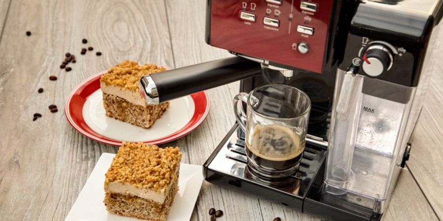 Rețetă prăjitură cu nucă și cremă de cafea by Diva în Bucătărie