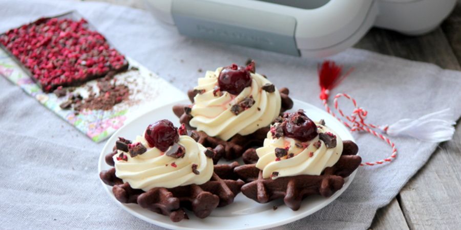 Rețetă Vafe cu cremă de ciocolată albă și vișine by Lauras Sweets
