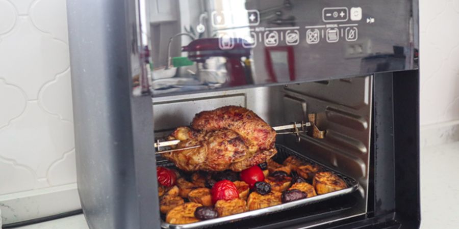 Rețetă pui la rotisor cu cartofi dulci, măsline și roșii, la Breville Air fryer friteuză-cuptor cu aer cald by Prăjiturela