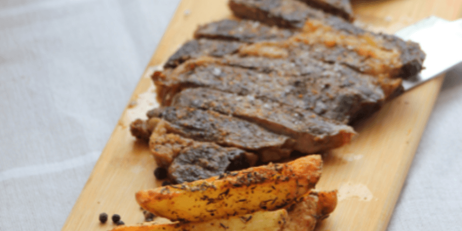 Rețetă rib eye cu cartofi wedges la Breville Air Fryer by Lauras Sweets