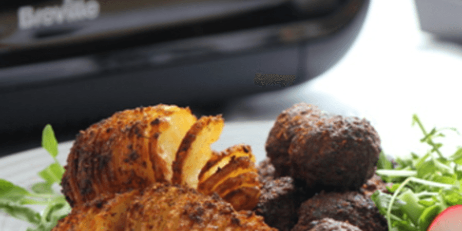 Rețetă chifteluțe cu cartofi evantai la Breville Air Fryer by Lauras Sweets