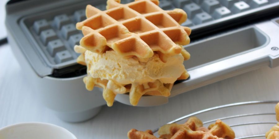 Rețetă vafe sandviș cu înghețată la aparatul de gofre Breville DuraCeramic by Lauras Sweets