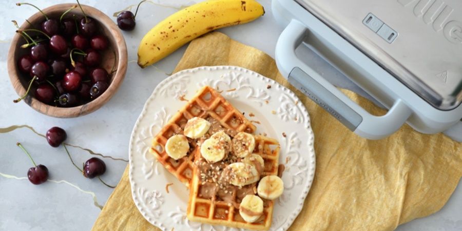 Rețetă waffles cu iaurt și topping cu fructe la alegere la Aparatul de Gofre Duraceramic Breville by Teos Kitchen