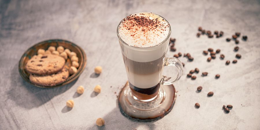 Rețetă Caramel Chocolate Hazelnut Latte Macchiato la espressorul Breville Barista Max by Adrian Cărădeanu