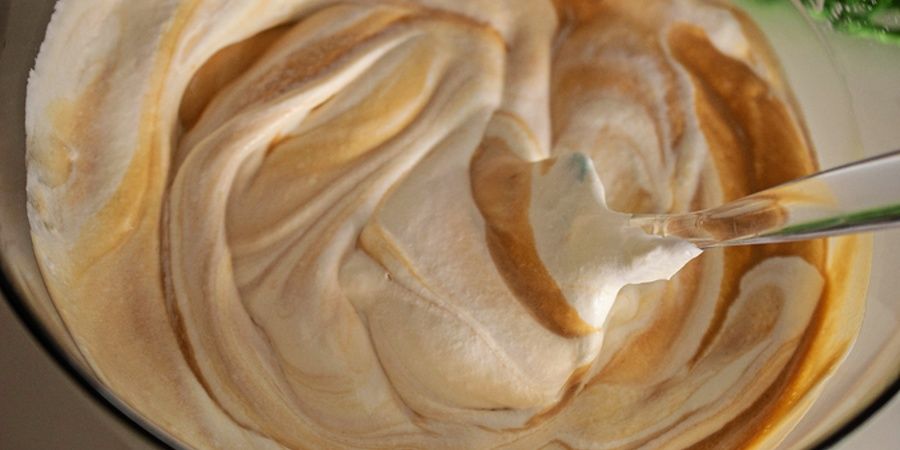 Rețetă prăjitură Boema cu cafea proaspăt pregătită la espressorul Breville Prima Latte III by Dulciuri Fel de Fel