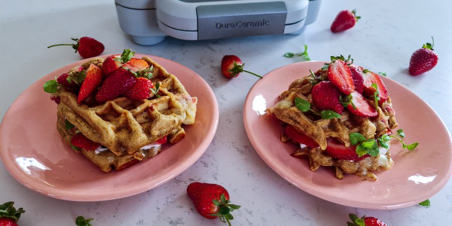 Rețetă waffles dulci cu căpșuni și interior de mozzarella la aparatul de gofre Breville DuraCeramic by Prăjiturela