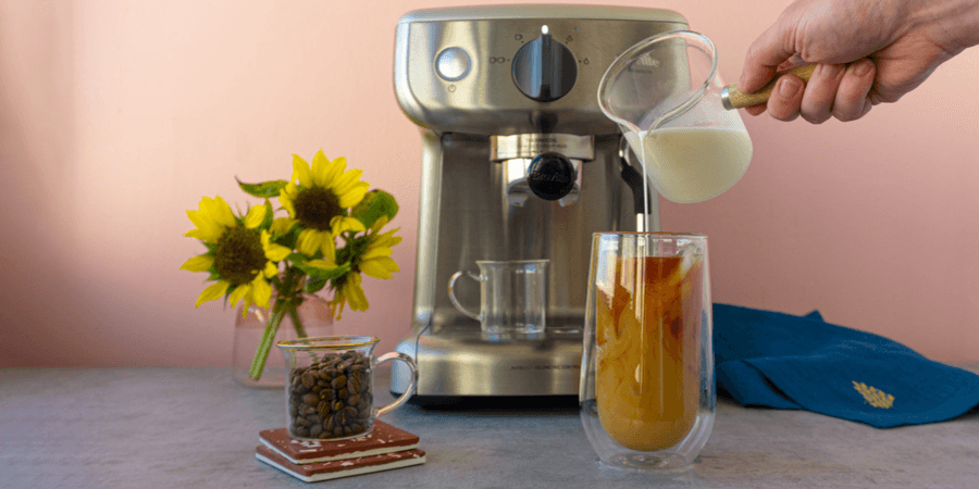 Rețetă Iced Caffe Latte la Breville Barista Mini