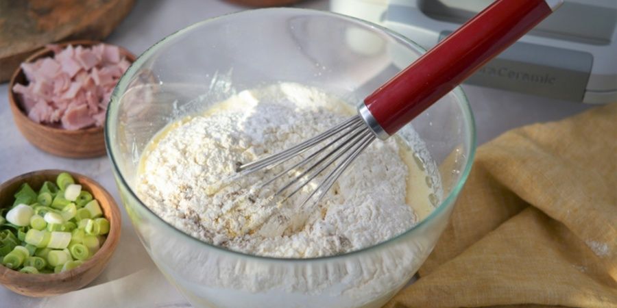 Rețetă waffles cu brânză cheddar la Aparatul de Gofre DuraCeramic Breville by Teos Kitchen