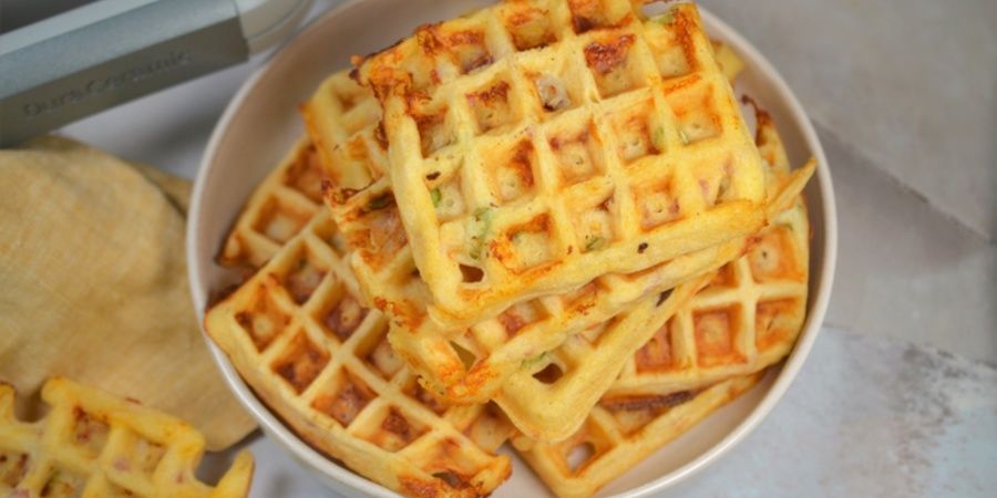 Rețetă waffles cu brânză cheddar la Aparatul de Gofre DuraCeramic Breville by Teos Kitchen