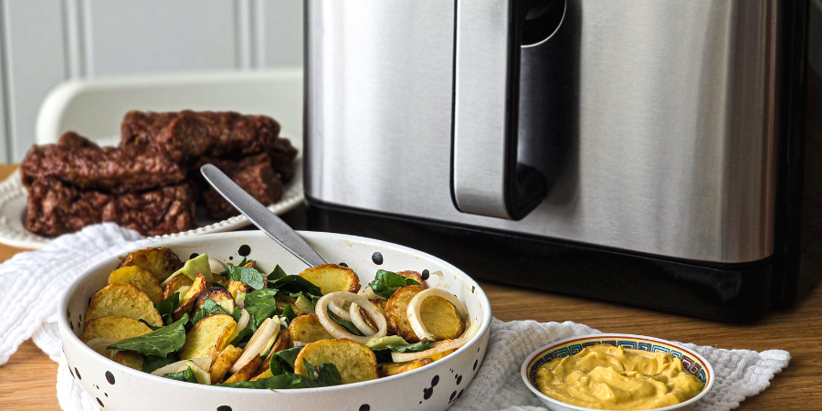 Rețetă mici cu salată de cartofi la airfryer by Corina Ureche