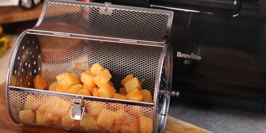 Rețetă rulouri de pui cu cașcaval și bacon la airfryer Breville cu rotisor